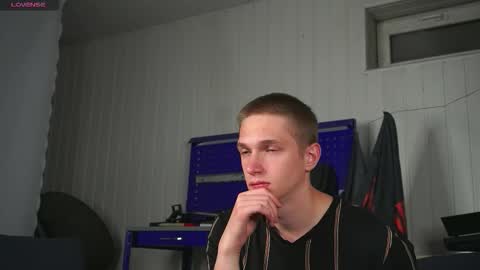 Snapshot of dustyn_fox chatting on 29, 9, 2025 Dustyn online show from 29, 9, 2025