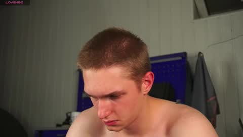 Snapshot of dustyn_fox chatting on 9, 10, 2025 Dustyn online show from 9, 10, 2025