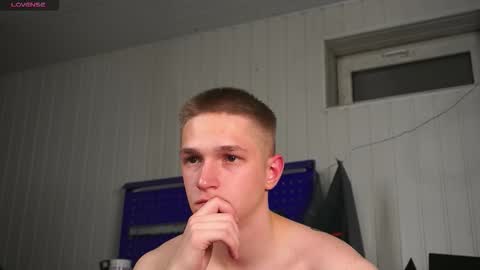 Snapshot of dustyn_fox chatting on 19, 10, 2025 Dustyn online show from 19, 10, 2025