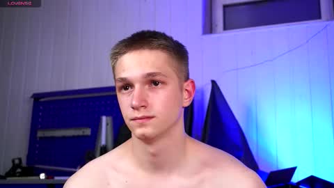 Snapshot of dustyn_fox chatting on 31, 10, 2025 Dustyn online show from 31, 10, 2025