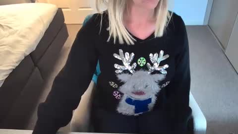 Snapshot of dutchamber chatting on 20, 12, 2024 Ambertje040 online show from 20, 12, 2024