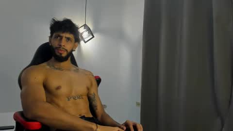 Snapshot of dwaynehoff chatting on 2, 3, 2025 DWAYNIE online show from 2, 3, 2025