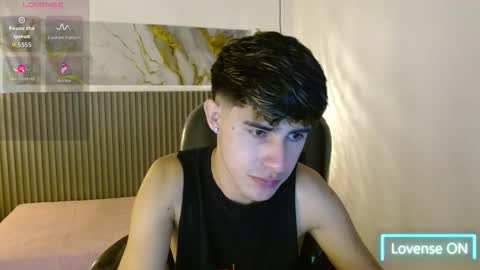 Snapshot of dyla_n18_ chatting on 16, 11, 2025 dyla_n18_ online show from 16, 11, 2025