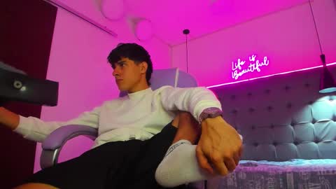 Snapshot of dyla_n18_ chatting on 10, 1, 2026 dyla_n18_ online show from 10, 1, 2026