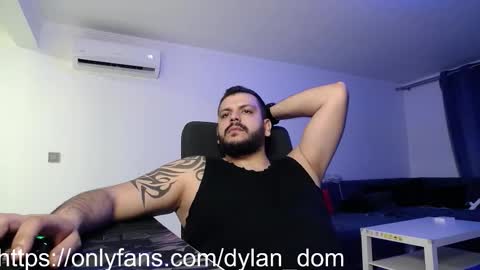Dylan Dom  online show from 11, 3, 2026