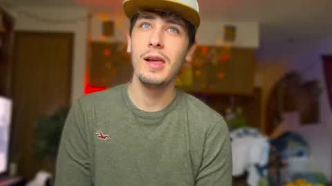 Snapshot of dylandaniel69 chatting on 28, 10, 2025 Dylan Daniel 7.8 online show from 28, 10, 2025