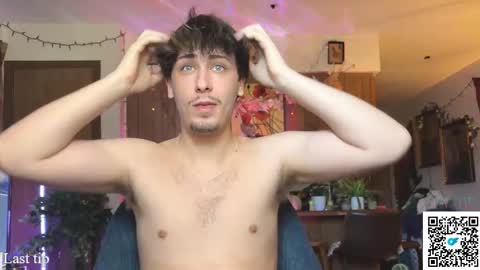 Snapshot of dylandaniel69 chatting on 2, 11, 2025 Dylan Daniel 7.8 online show from 2, 11, 2025