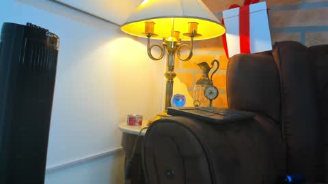 Snapshot of dylanstonne1 chatting on 9, 2, 2025 D Y L A N online show from 9, 2, 2025