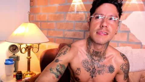 Snapshot of dylanstonne1 chatting on 7, 3, 2025 D Y L A N online show from 7, 3, 2025