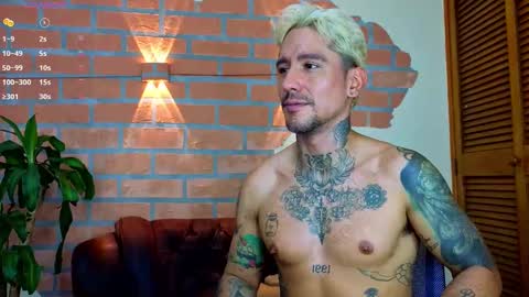 Snapshot of dylanstonne1 chatting on 23, 9, 2025 D Y L A N online show from 23, 9, 2025