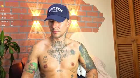 Snapshot of dylanstonne1 chatting on 25, 9, 2025 D Y L A N online show from 25, 9, 2025