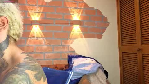 Snapshot of dylanstonne1 chatting on 28, 9, 2025 D Y L A N online show from 28, 9, 2025