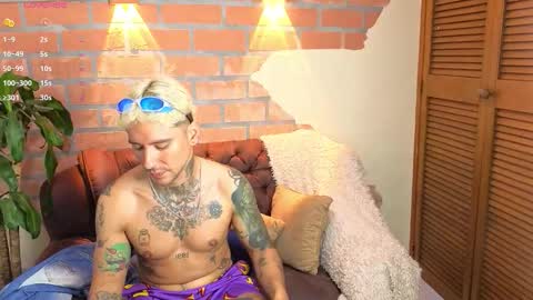 Snapshot of dylanstonne1 chatting on 1, 10, 2025 D Y L A N online show from 1, 10, 2025