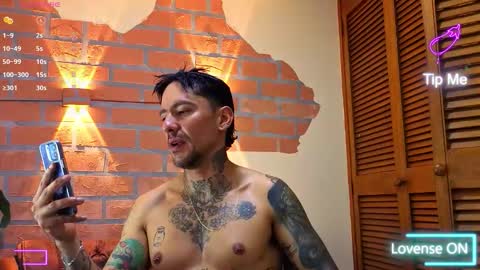 Snapshot of dylanstonne1 chatting on 1, 11, 2025 D Y L A N online show from 1, 11, 2025