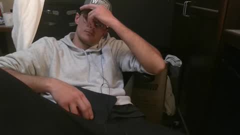 Snapshot of dylp400 chatting on 28, 1, 2025 dylp400 online show from 28, 1, 2025