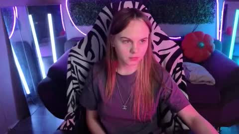 Snapshot of dyna_bae chatting on 12, 11, 2025 Dyna online show from 12, 11, 2025