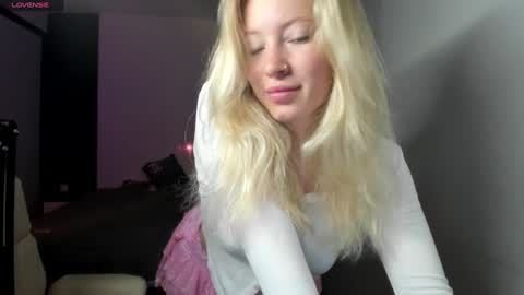 fansly - yourbestbaby online show from 31, 12, 2024