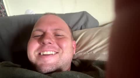 Snapshot of eaglebabyyy chatting on 17, 10, 2025 eaglebabyyy online show from 17, 10, 2025