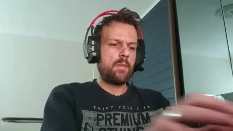 Snapshot of eaglecrm chatting on 16, 11, 2025 eaglecrm online show from 16, 11, 2025