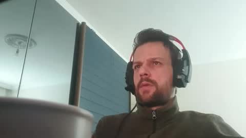 Snapshot of eaglecrm chatting on 20, 12, 2025 eaglecrm online show from 20, 12, 2025