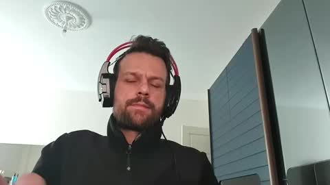 Snapshot of eaglecrm chatting on 21, 3, 2026 eaglecrm online show from 21, 3, 2026