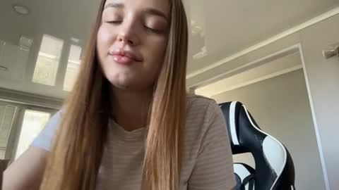 Mia online show from 25, 6, 2026