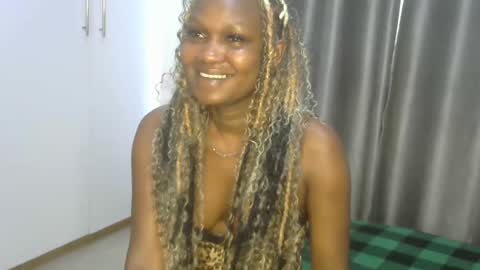 Snapshot of east_queen chatting on 16, 1, 2025 east_queen online show from 16, 1, 2025