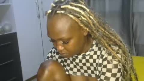 Snapshot of east_queen chatting on 18, 1, 2025 east_queen online show from 18, 1, 2025