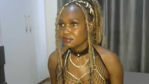 Snapshot of east_queen chatting on 2, 2, 2025 east_queen online show from 2, 2, 2025