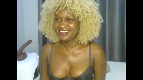 Snapshot of east_queen chatting on 24, 2, 2025 east_queen online show from 24, 2, 2025