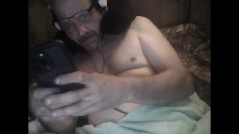 Snapshot of easye4015 chatting on 2, 2, 2025 Easye online show from 2, 2, 2025