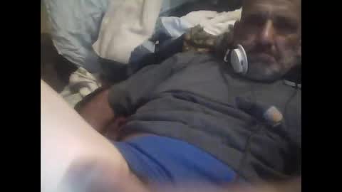 Snapshot of easye4015 chatting on 27, 9, 2025 Easye online show from 27, 9, 2025