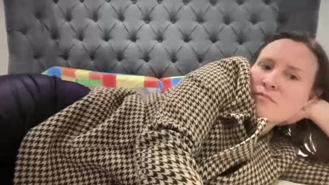 Nadia Ferreira  online show from 16, 2, 2025