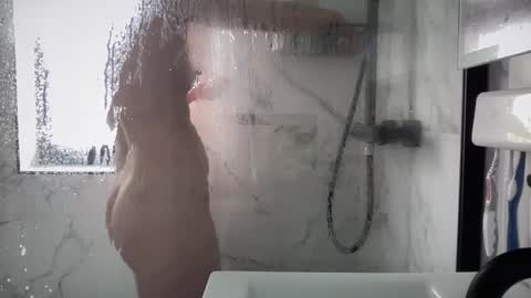 Nadia Ferreira  online show from 12, 3, 2025