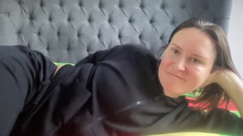 Nadia Ferreira  online show from 8, 1, 2026