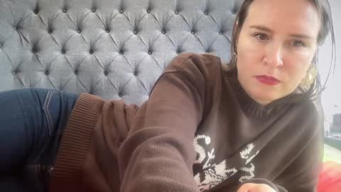 Nadia Ferreira  online show from 19, 1, 2026