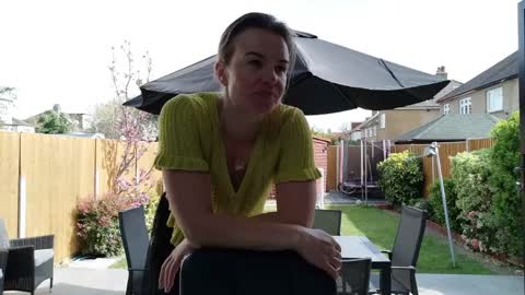 Nadia Ferreira  online show from 9, 4, 2026