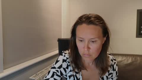 Nadia Ferreira  online show from 28, 5, 2026