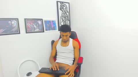ebons_sexy online show from 2, 1, 2025