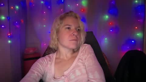 Snapshot of ebony8ivory chatting on 7, 10, 2025 americnbarbie online show from 7, 10, 2025