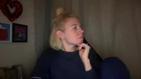 Snapshot of ebony8ivory chatting on 11, 10, 2025 americnbarbie online show from 11, 10, 2025