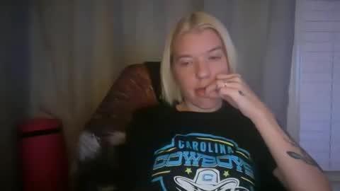 Snapshot of ebony8ivory chatting on 16, 10, 2025 americnbarbie online show from 16, 10, 2025