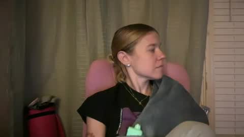 Snapshot of ebony8ivory chatting on 4, 7, 2026 americnbarbie online show from 4, 7, 2026