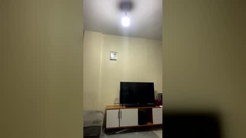 Snapshot of ebony_ana chatting on 8, 1, 2026 ana online show from 8, 1, 2026