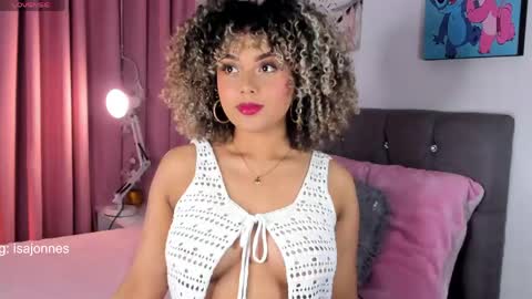 Snapshot of ebony_curly2 chatting on 23, 4, 2026 isa online show from 23, 4, 2026