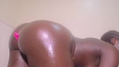 Snapshot of ebony_pearl69 chatting on 29, 9, 2025 ebony_pearl69 online show from 29, 9, 2025