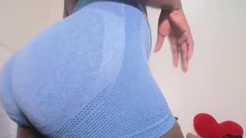 Snapshot of ebony_pearl69 chatting on 14, 10, 2025 ebony_pearl69 online show from 14, 10, 2025