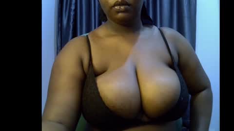 Snapshot of ebony_plumx12 chatting on 10, 9, 2025 Prisy online show from 10, 9, 2025