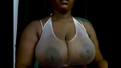 Snapshot of ebony_plumx12 chatting on 2, 10, 2025 Prisy online show from 2, 10, 2025