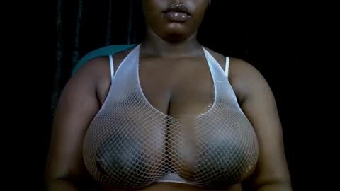 Snapshot of ebony_plumx12 chatting on 6, 10, 2025 Prisy online show from 6, 10, 2025